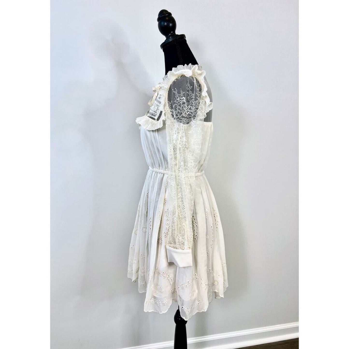 Self Portrait Broderie Mini Dress in Ivory Size 2 Chiffon‎ Lace Mock Neck Lined
