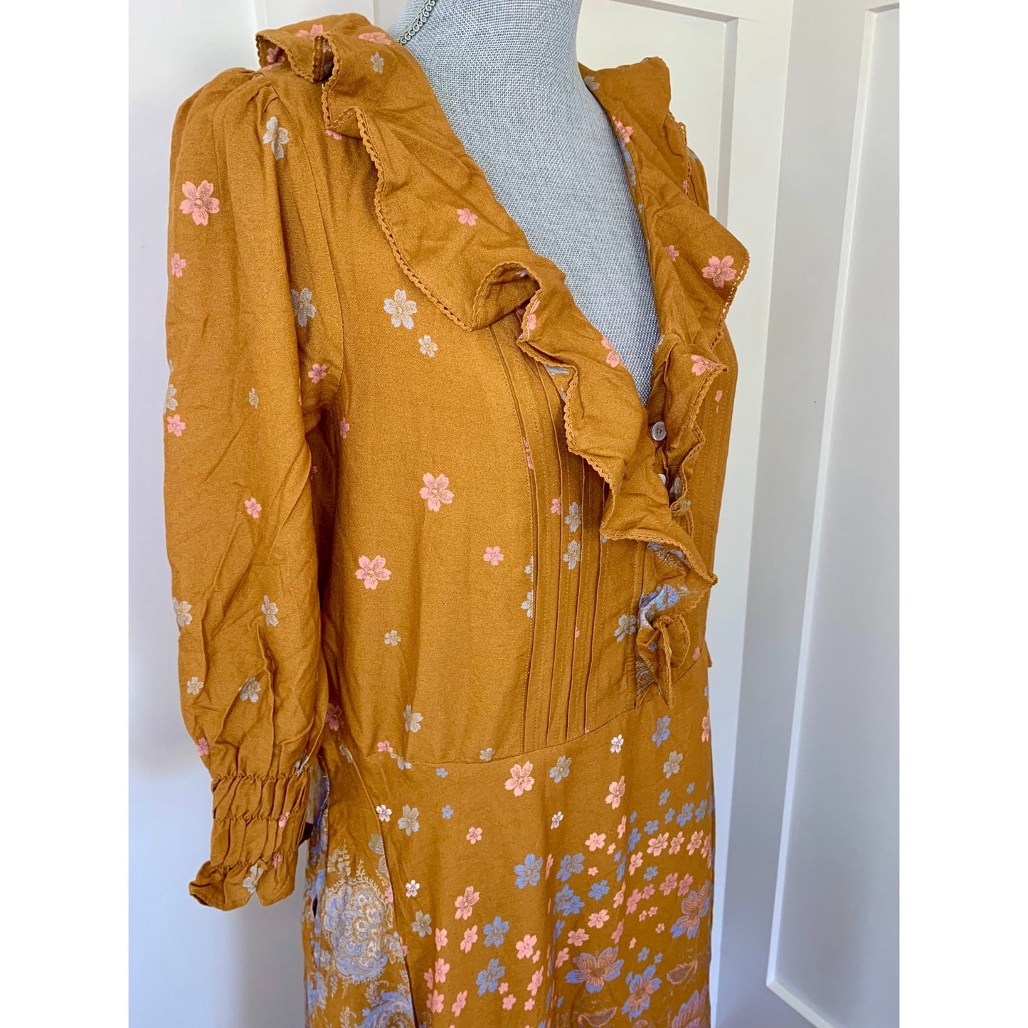Free People Talsey Boho Floral Peasant Ruffled in Gold Small Floral 3/4 Sleeve