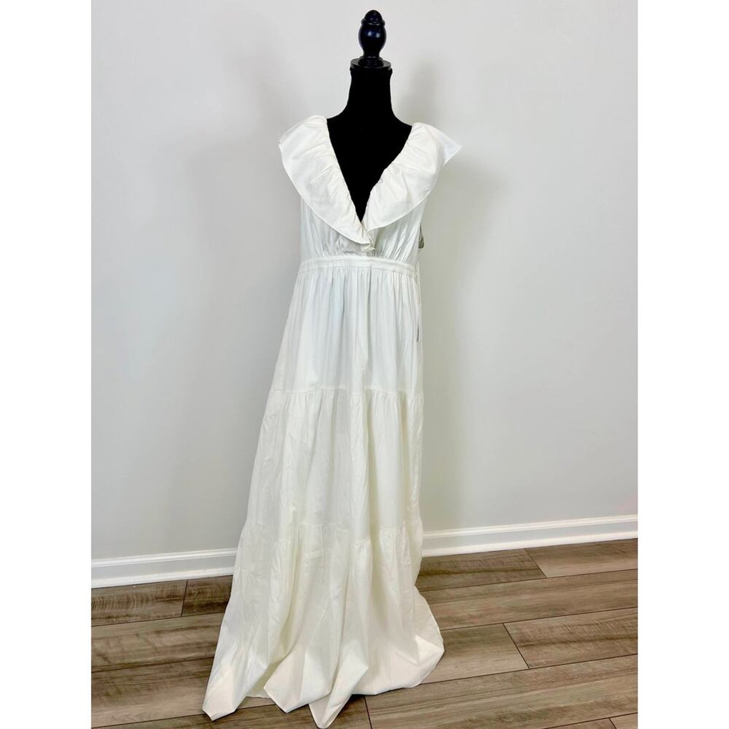 Reformation Fairfield Maxi‎ Dress in White Size 10 Sleeveless V-Neck Stretch