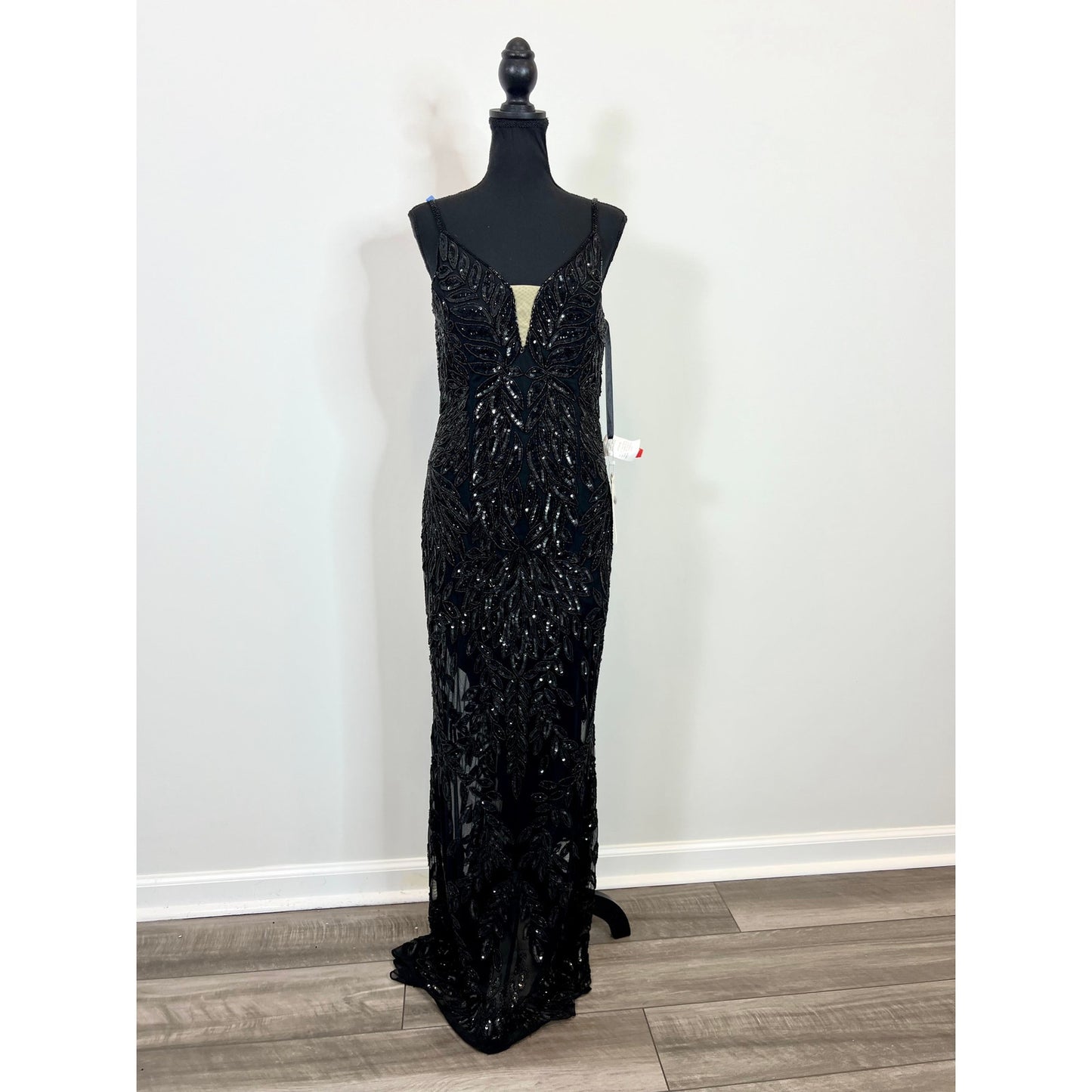 Mac Duggal Embellished Leaf Beaded Gown Black Size 6