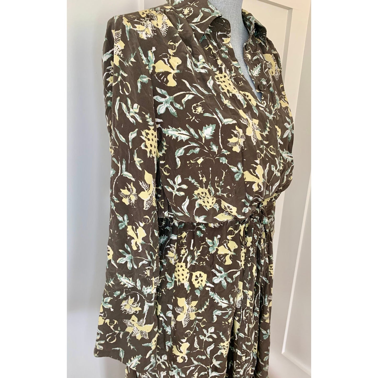 Club Monaco Midi Shirtdress in Brown Floral Medium Long Sleeve Button Front Silk
