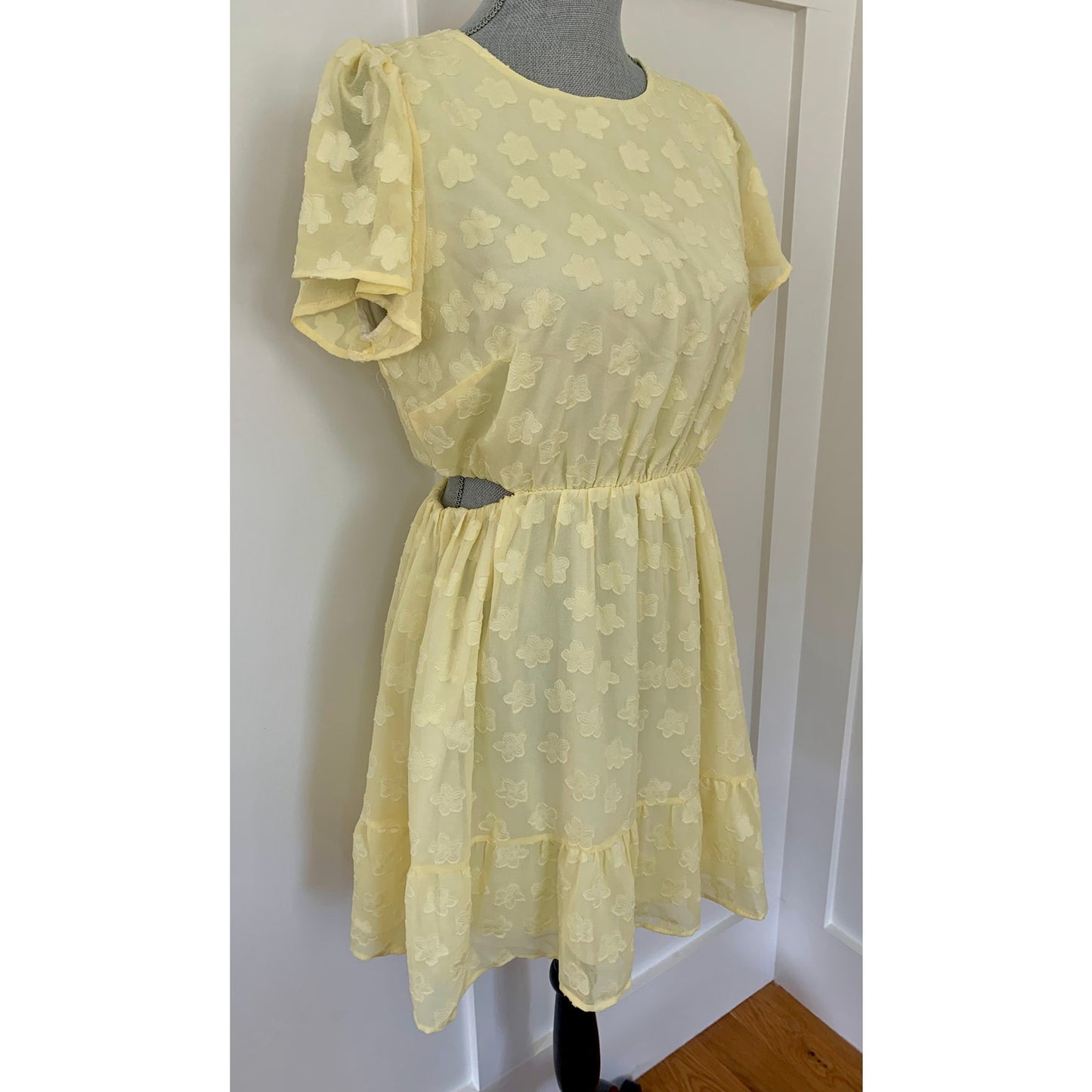 Show Me Your Mumu Merritt Mini Dress in Yellow Daisy Large Floral Short Sleeve