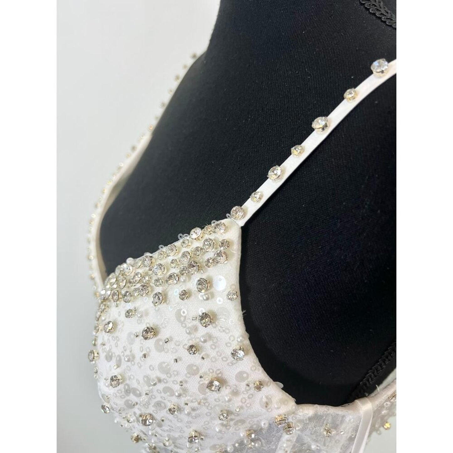 Mac Duggal Embellished Trumpet Gown‎ Dress in White Size 6 Sequin Wedding Bridal