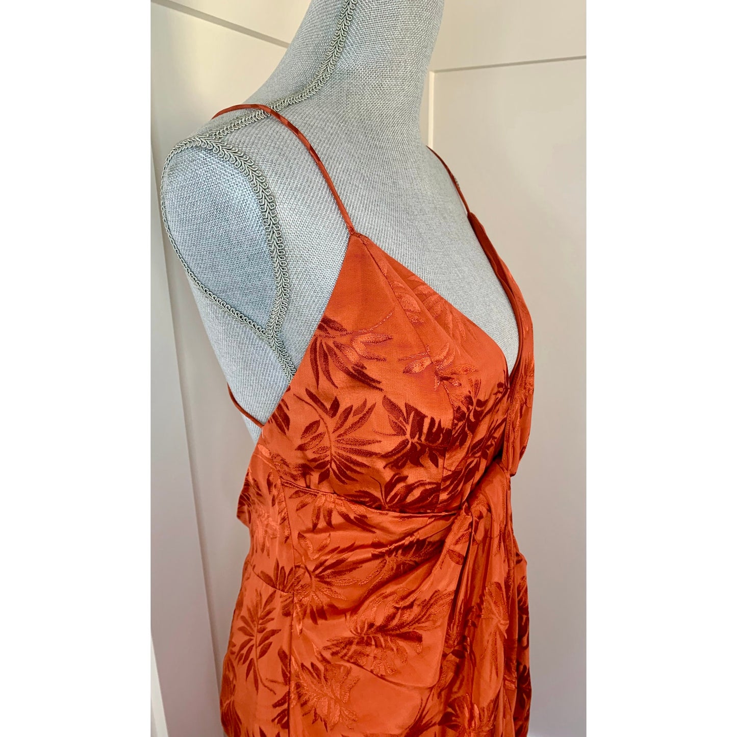 Significant Other Mae Maxi Dress in Clay Orange Size 10 Floral Embossed V-Neck