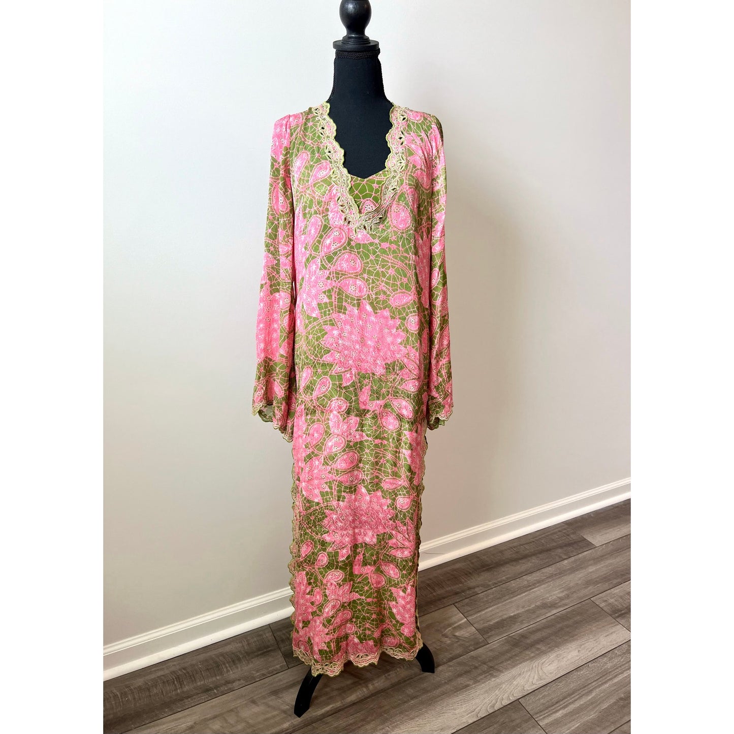 Hemant and Nandita Pakhi Kaftan Dress with Slip Lining Small Floral Side Slit