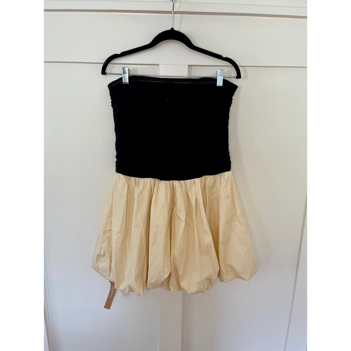 NEW NWT Reformation Clea Bubble Mini Dress Black and Sugar Size 10