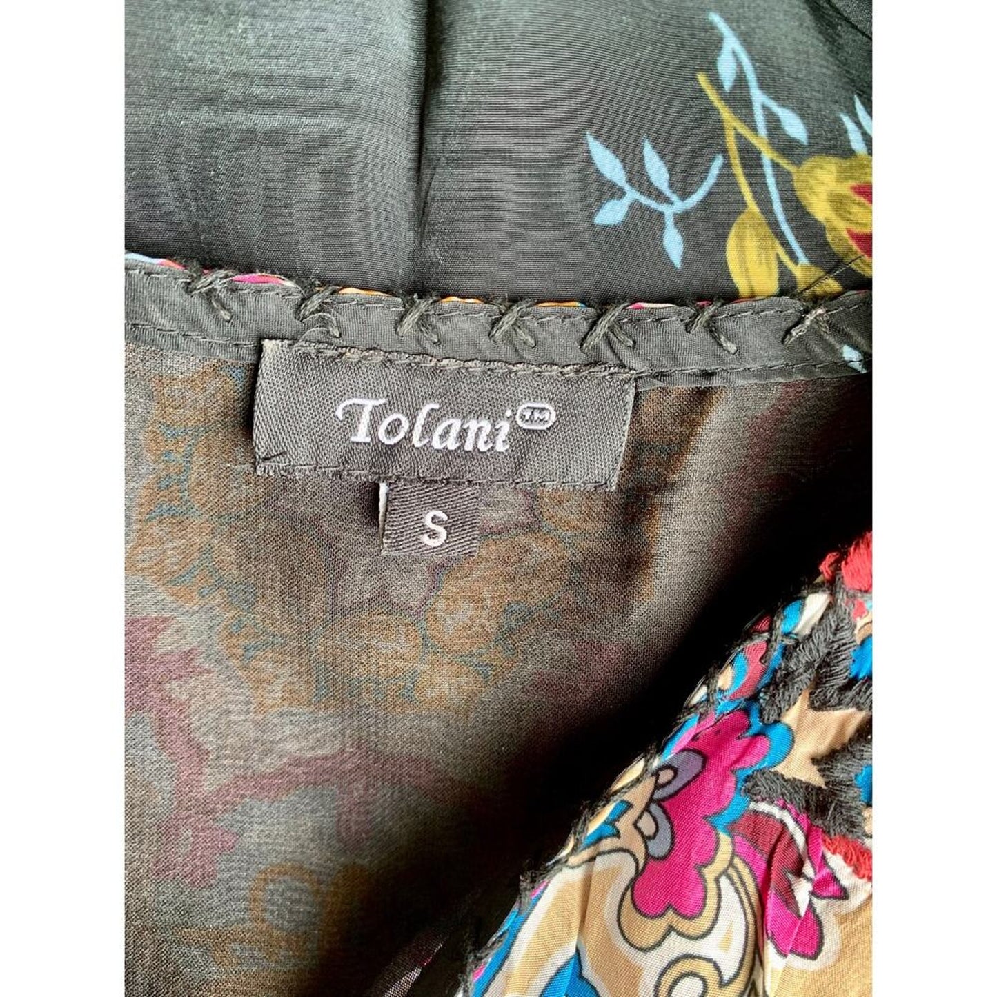 Tolani Tunic Top Black Floral Print Small Pullover Long Sleeve‎ V-Neck Tie Front