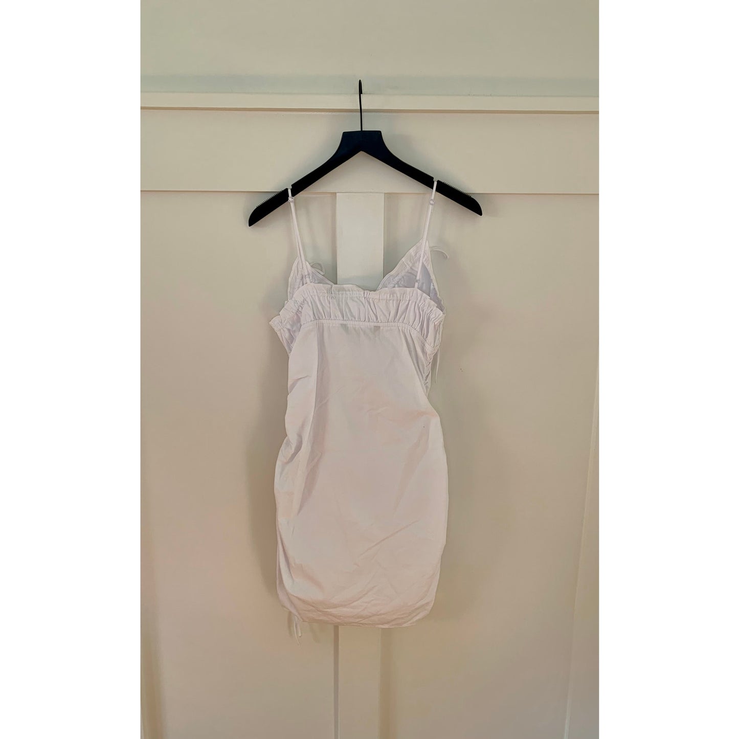 Zara Mini Dress in White Medium V-Neck Ruched Sleeveless Party Cocktail