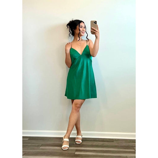 Alice + Olivia Julietta Mini Slip Dress‎ in Green Size 12 Satin Lined Party