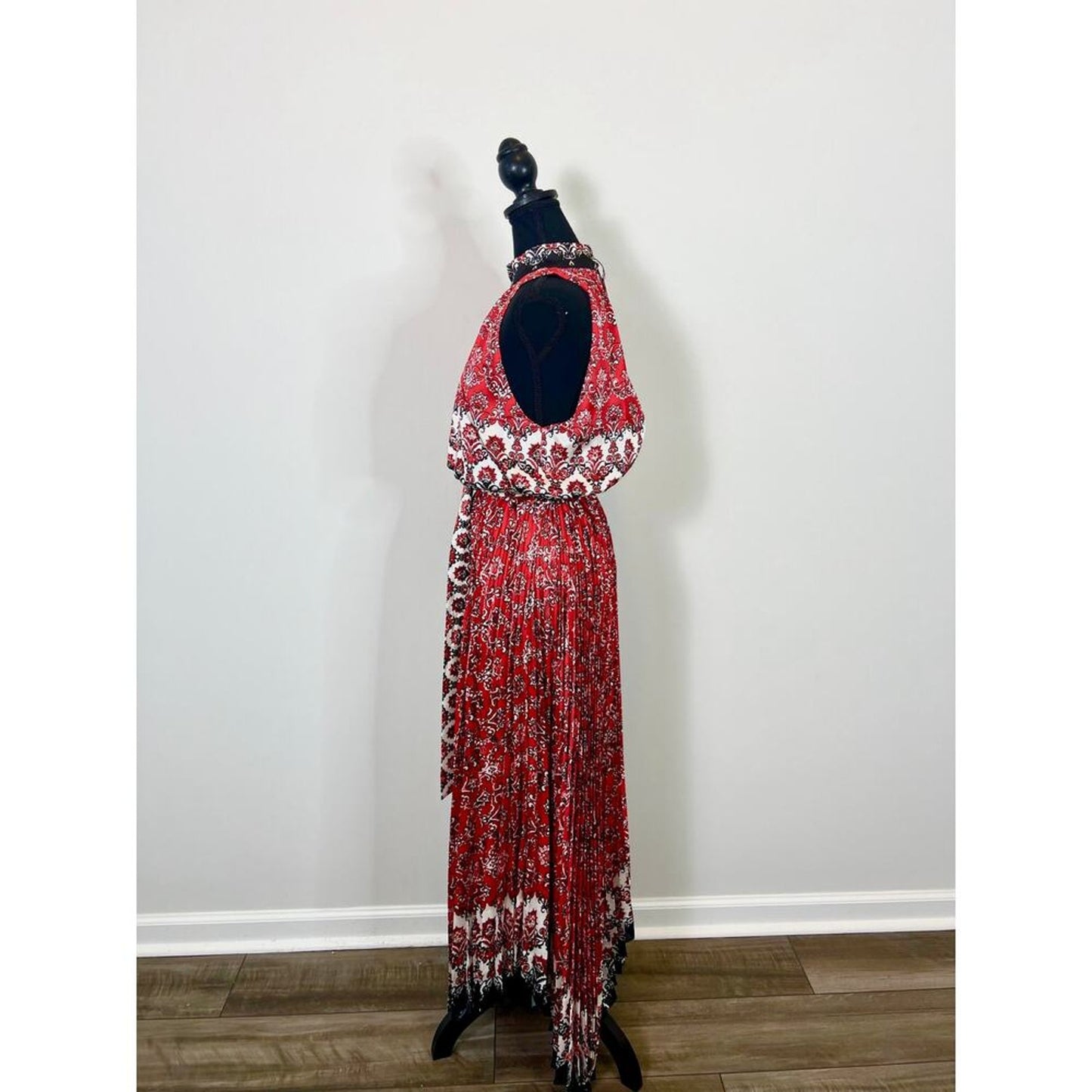 Alice + Olivia Mertie Maxi Dress Allure Medallion Size‎ 8 Mockneck Pleated Boho