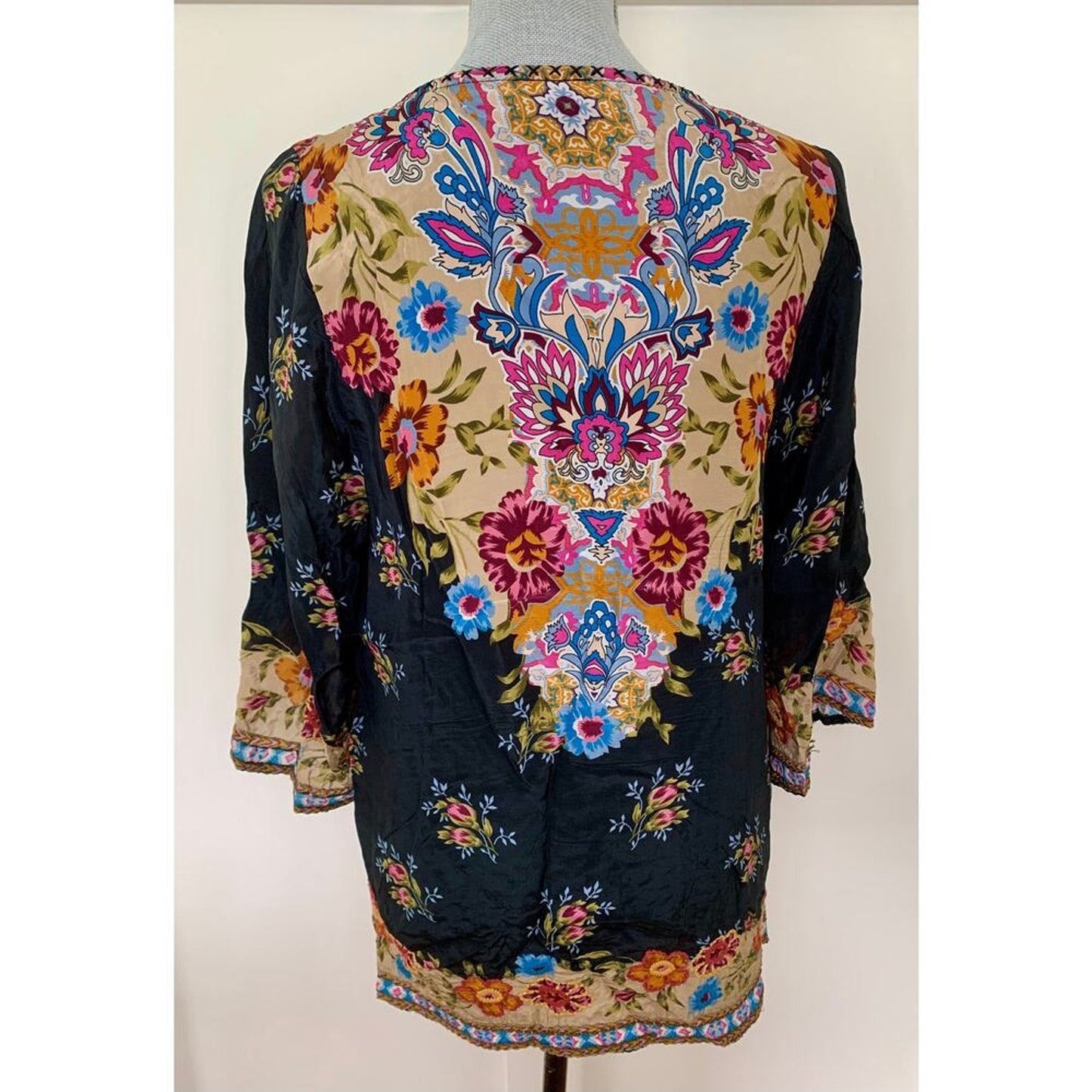 Tolani Tunic Top Black Floral Print Small Pullover Long Sleeve‎ V-Neck Tie Front