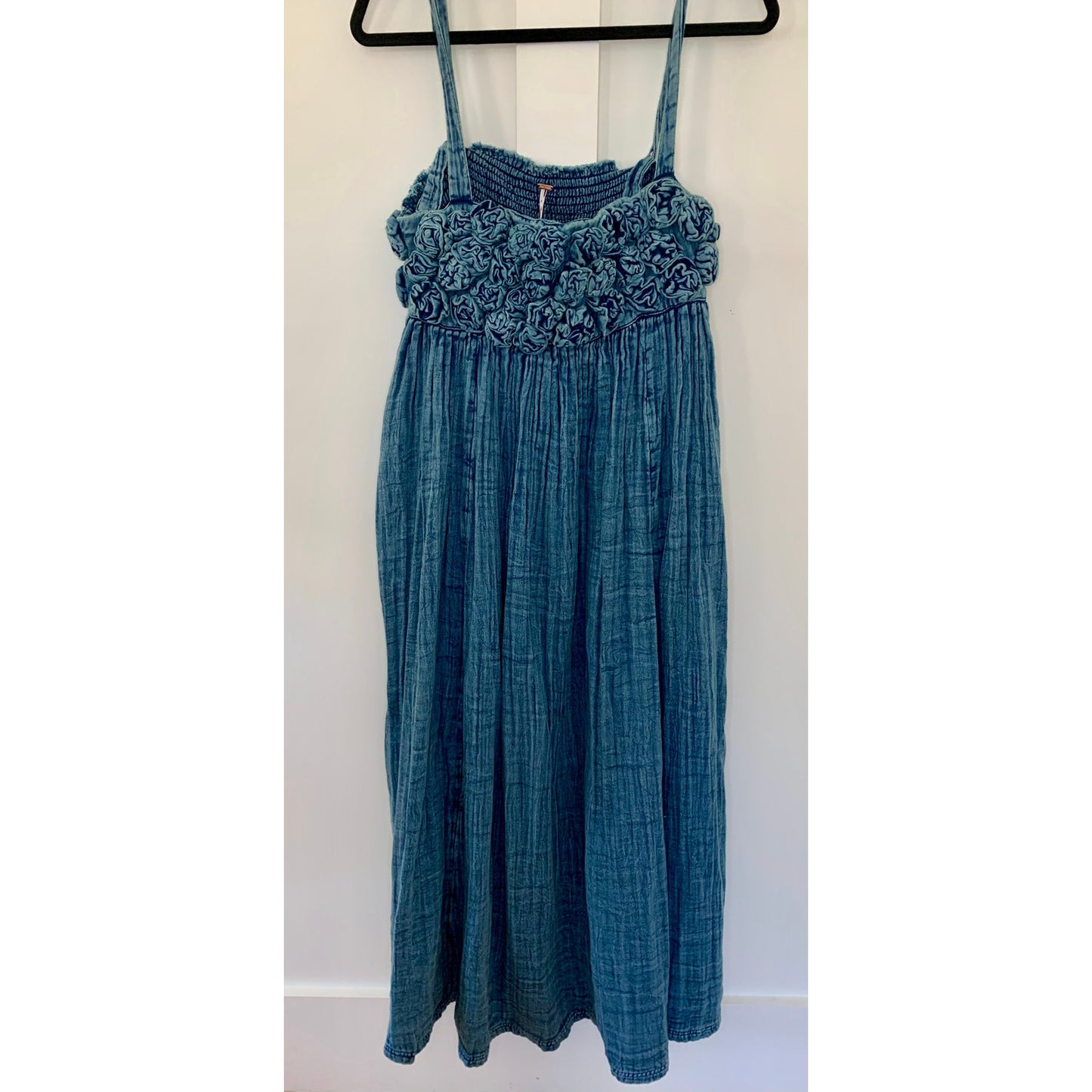 Free People Dolly Midi Dress Blue Floral Large Denim Cotton Pleated Relaxed Fit