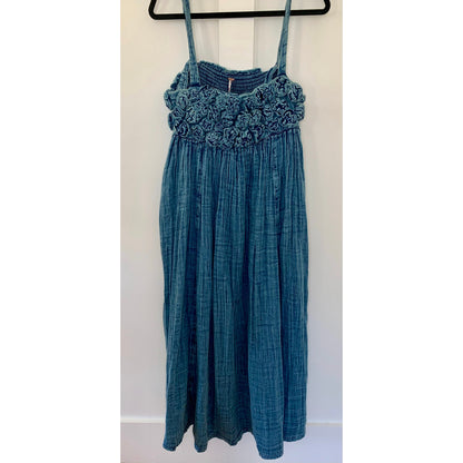 Free People Dolly Midi Dress Blue Floral Large Denim Cotton Pleated Relaxed Fit