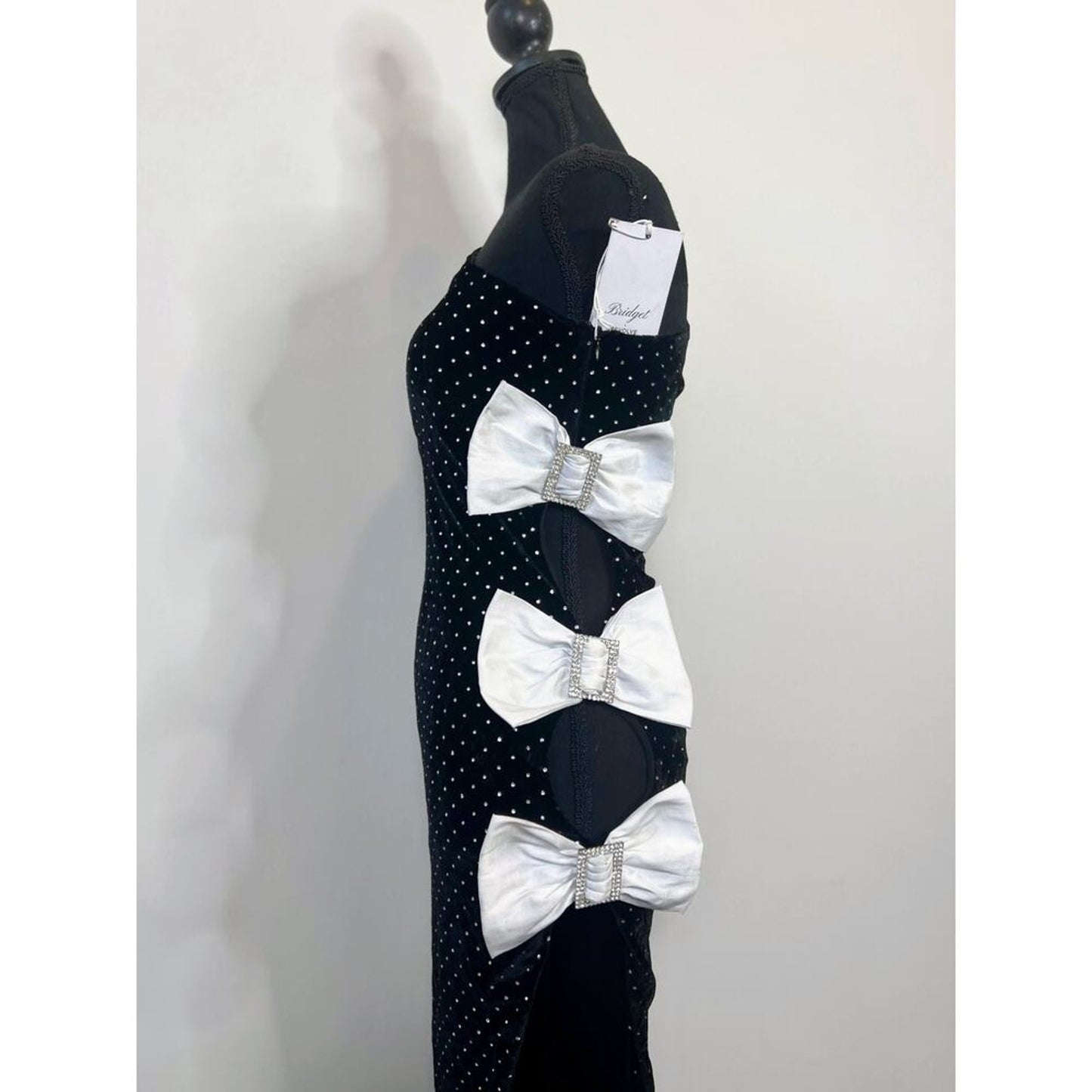 Majorelle x‎ Bridget Julia Bow Gown in Black/White Small One Shoulder Velvet