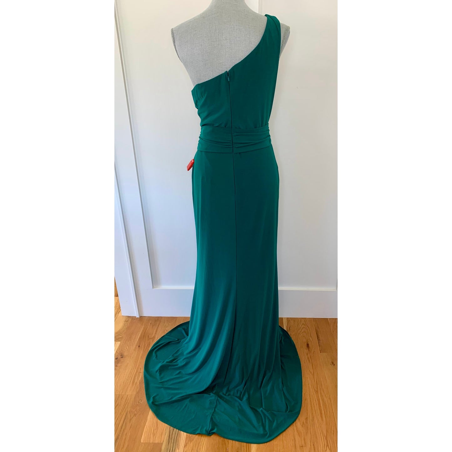 MacDuggal Ieena One Shoulder Jersey Gown in Green Size 8 Maxi Sheath Belted