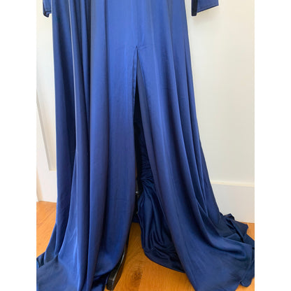 Mac Duggal Ieena Gown in Midnight Size 8 Plunge Neck Long Sleeve Side Slit Lined