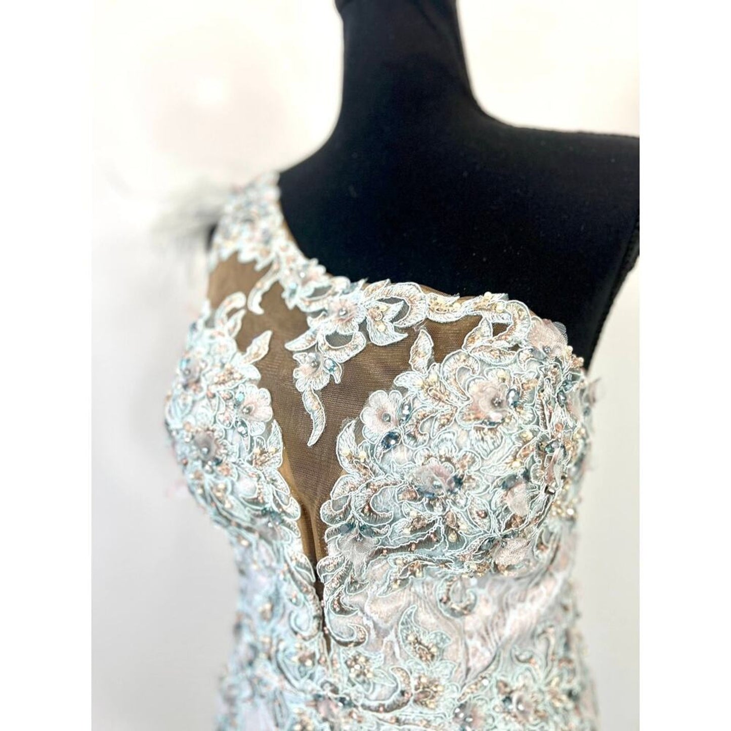 Mac Duggal Mermaid Gown‎ Dress in Crystal Blue Size 6 Embellished Lace Cocktail