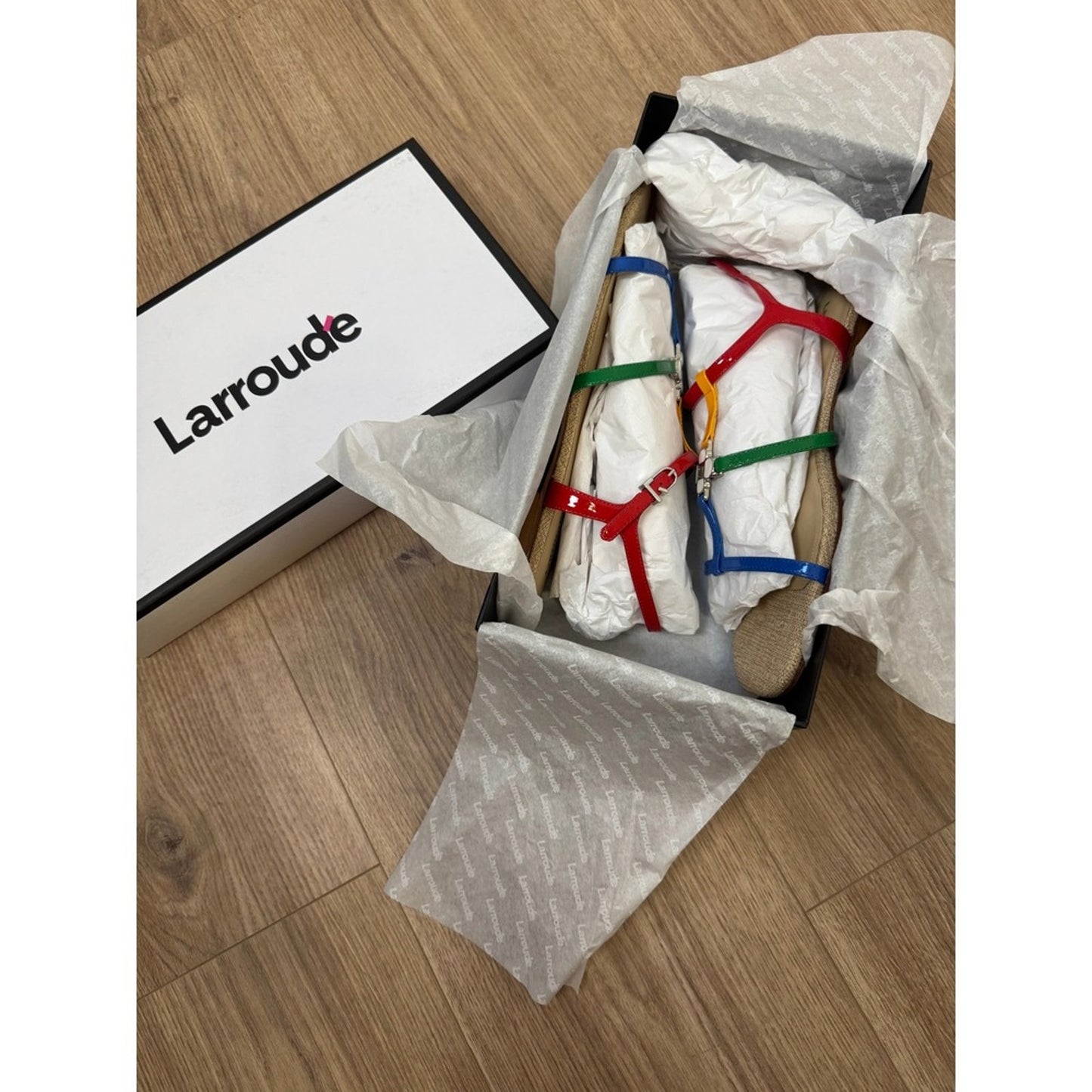 Larroude Hannah Flat Sandals Multicolor Patent Leather Strappy Floral Hardware