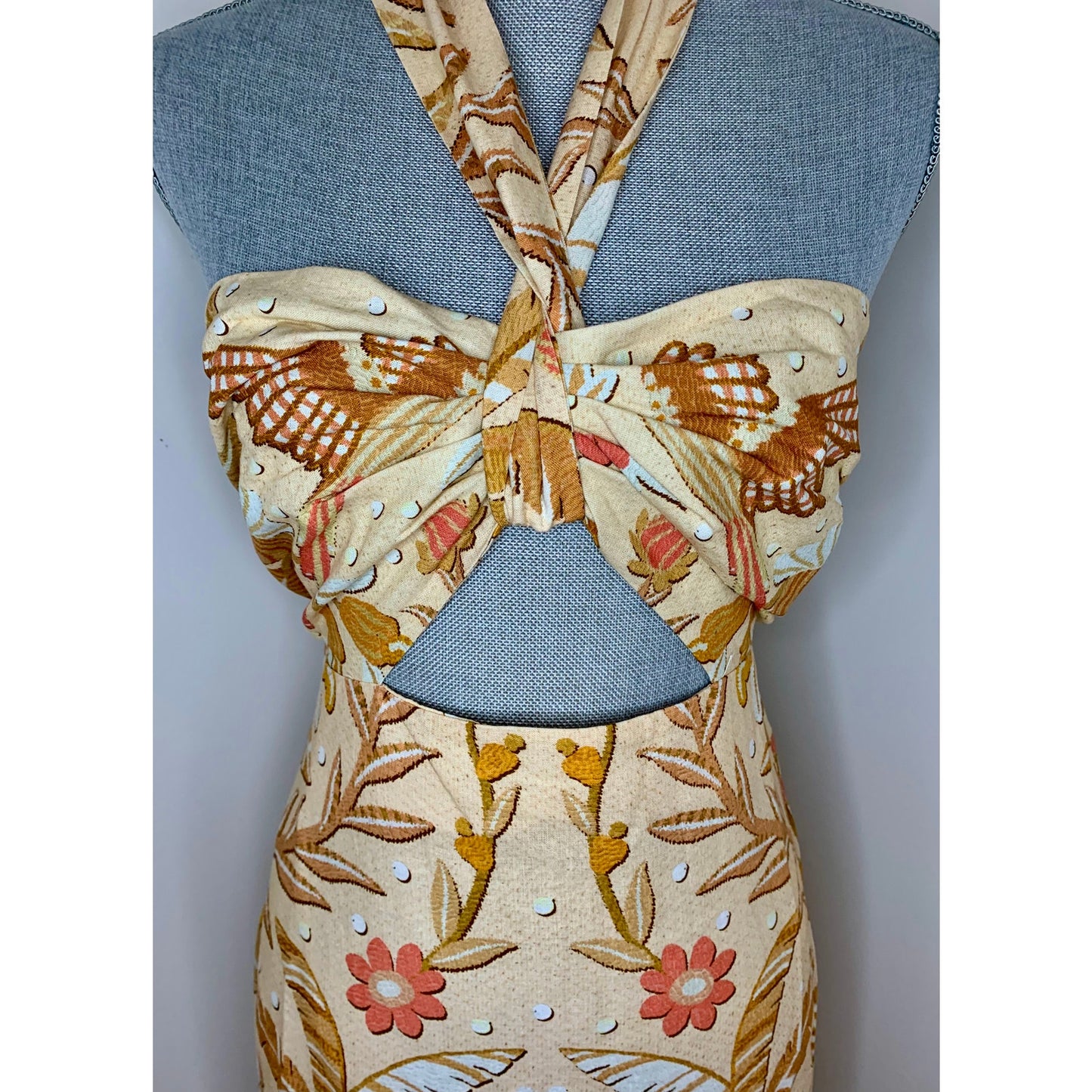 Farm Rio Jungle Chic Sand Midi Dress Large Floral Halter Tasseled Cutout Front