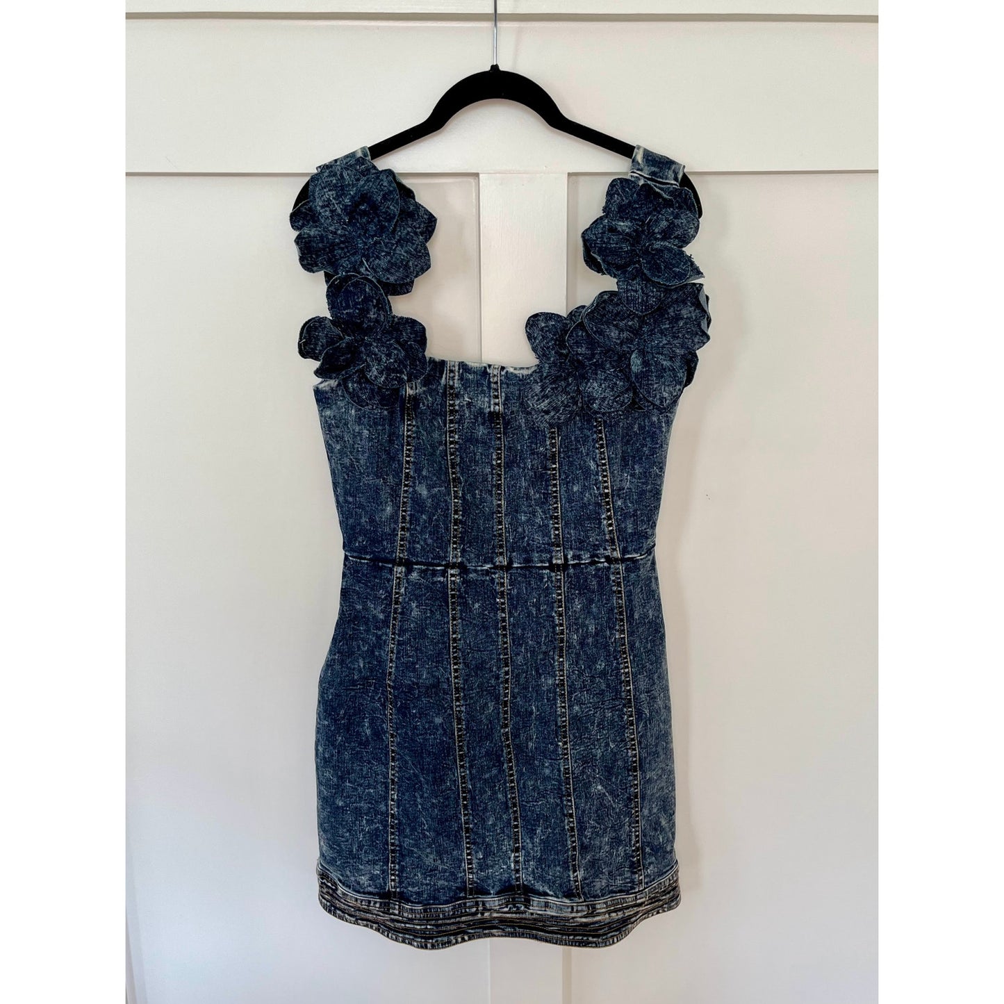 NEW NWT Elliatt Camila Denim Mini Dress Blue Size Medium