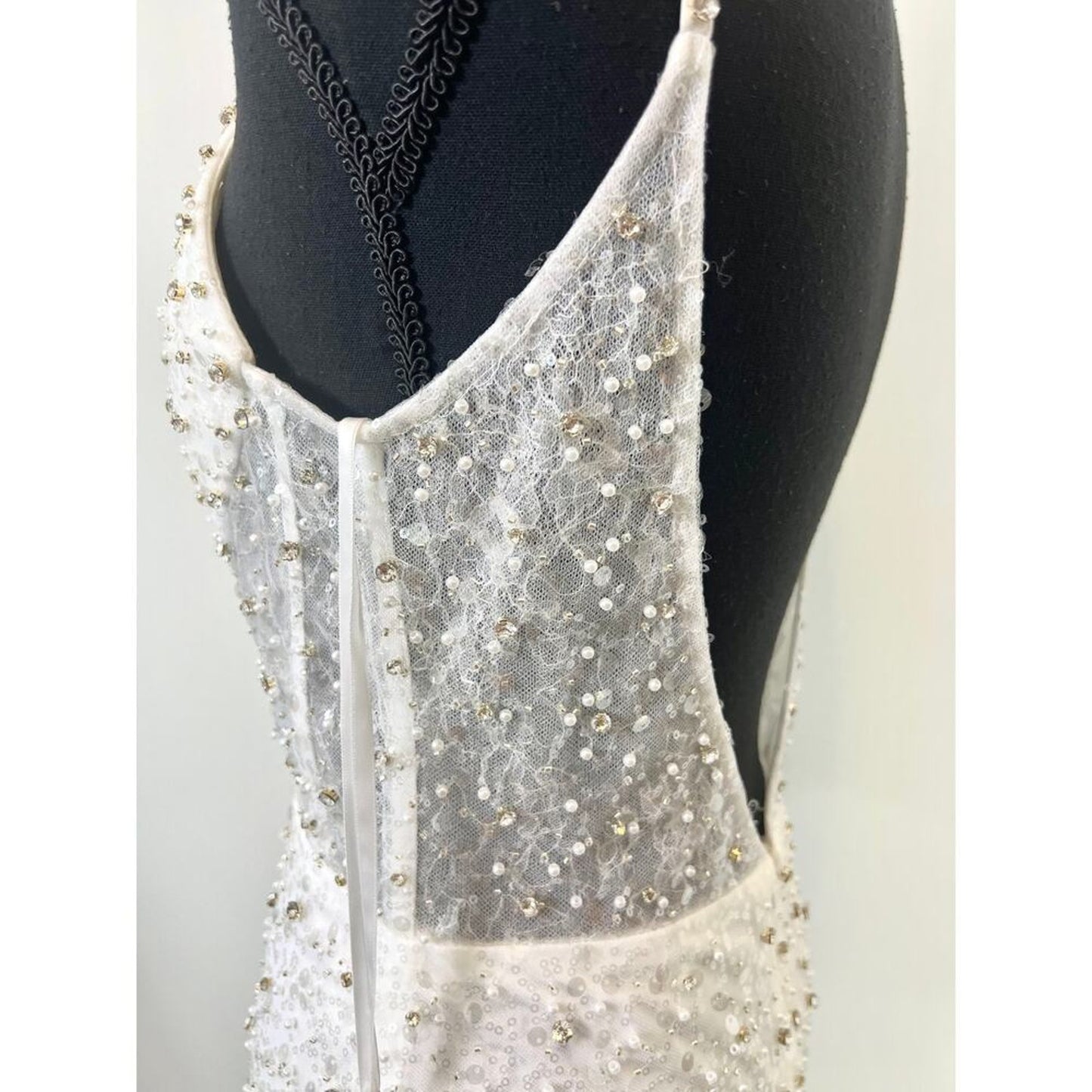 Mac Duggal Embellished Trumpet Gown‎ Dress in White Size 6 Sequin Wedding Bridal