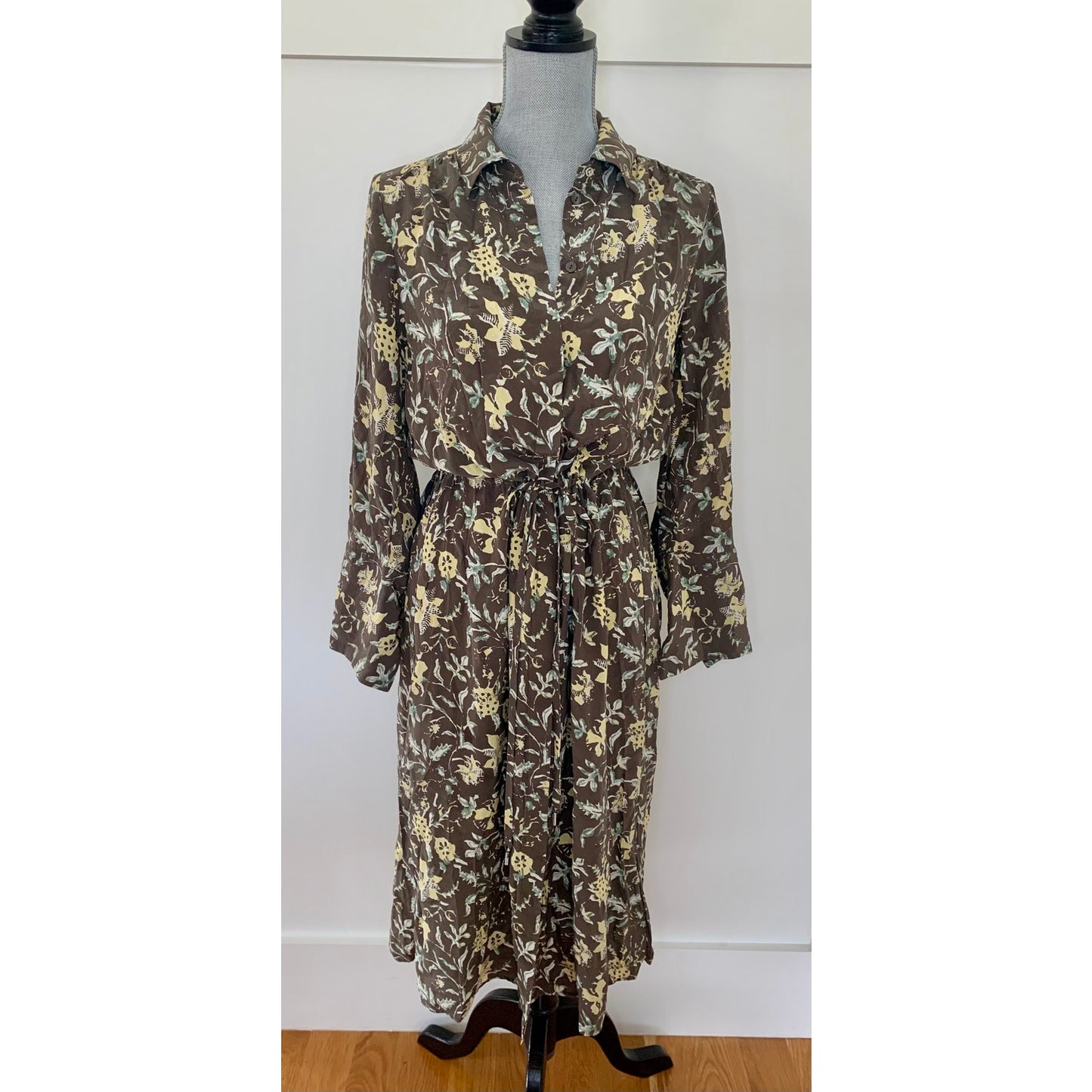 Club Monaco Midi Shirtdress in Brown Floral Medium Long Sleeve Button Front Silk