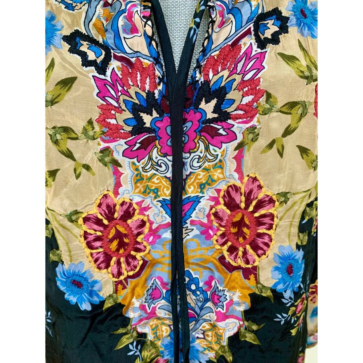 Tolani Tunic Top Black Floral Print Small Pullover Long Sleeve‎ V-Neck Tie Front