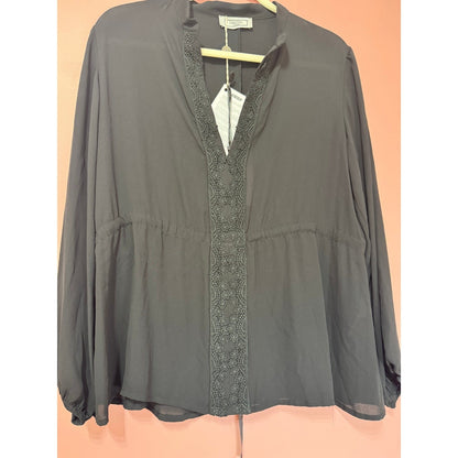 Gretha Milano Embroidered V-Neck Blouse in Black Size Medium