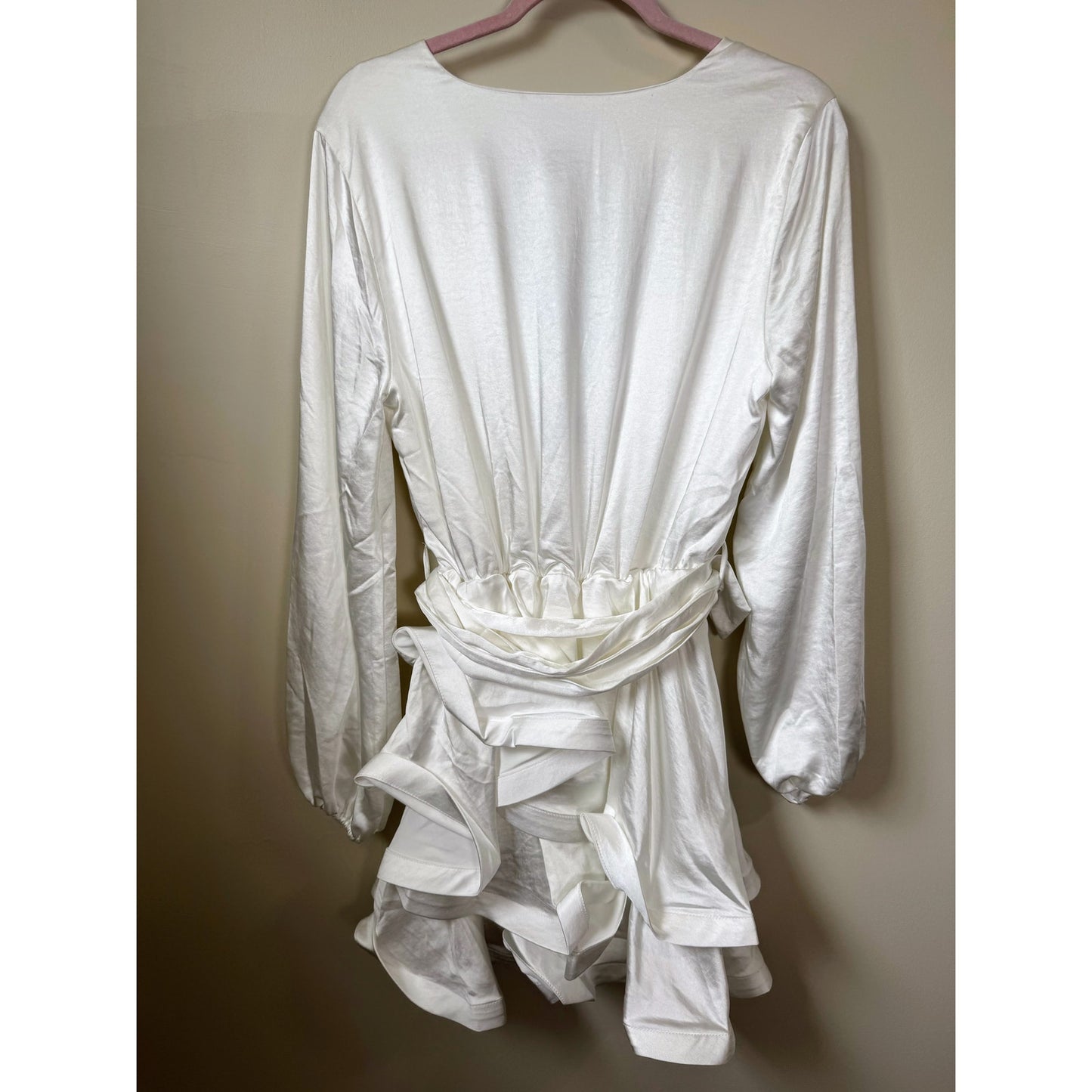 NEW NWT Elliatt Clementine Mini Dress White Long Sleeve Size Medium