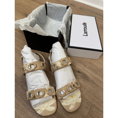 Larroude Women's Floral Raffia Flat Sandals Beige White Square Hardware Buckle