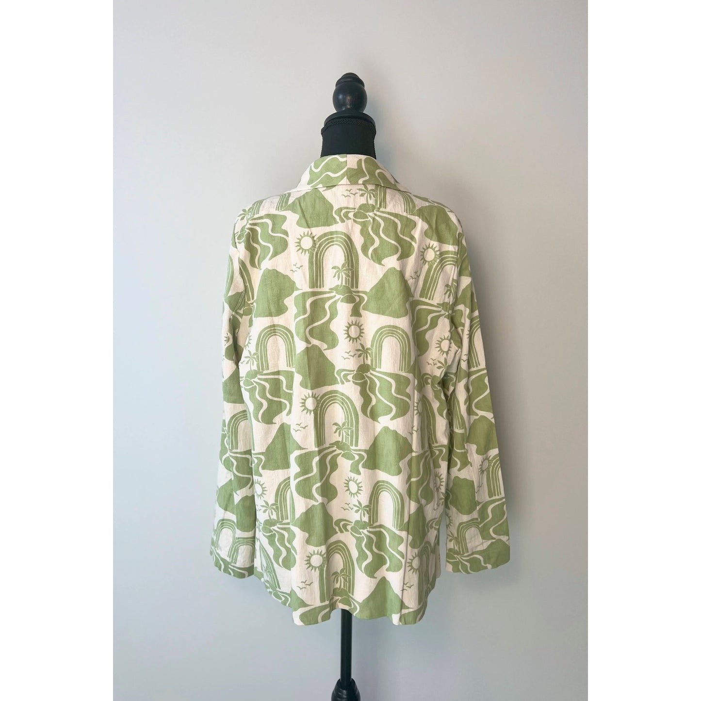Show Me Your Mumu Hayden Blazer in Desert Sands Large Graphic Print Button Front