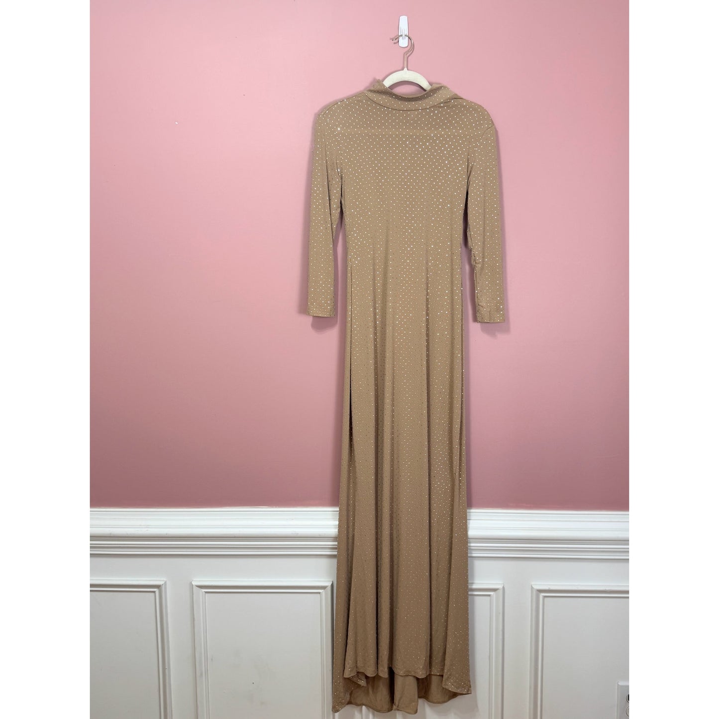 Show Me Your Mumu All Out Maxi Dress in Taupe Size Medium