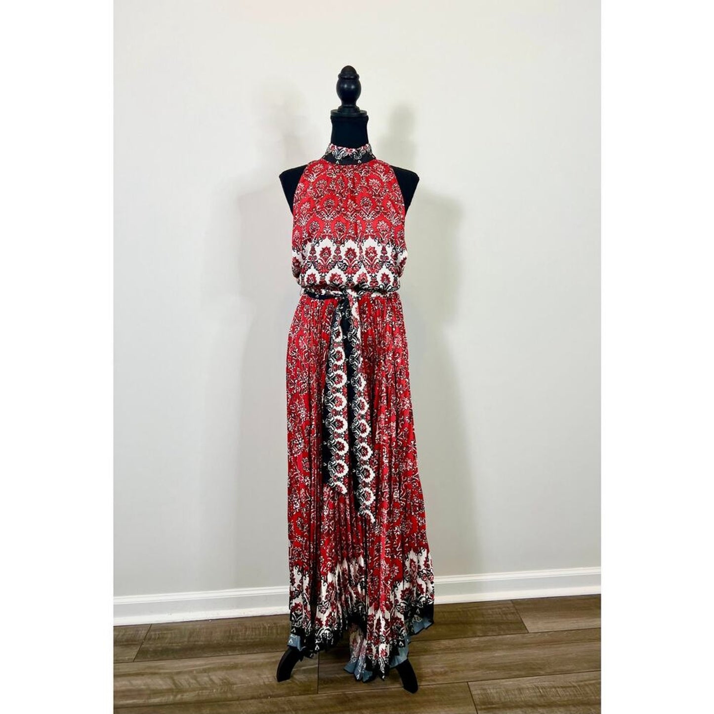 Alice + Olivia Mertie Maxi Dress Allure Medallion Size‎ 8 Mockneck Pleated Boho