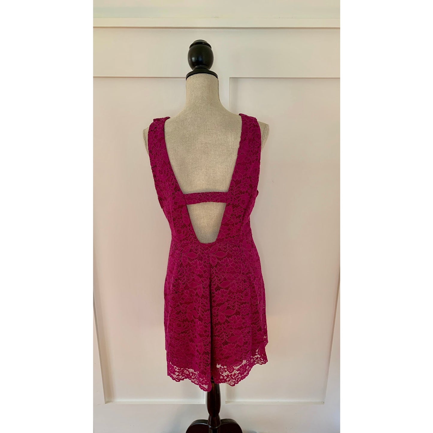 Zara Lace Mini Dress in Plum Large V-Neck Floral Bow Front Detail Lined Party