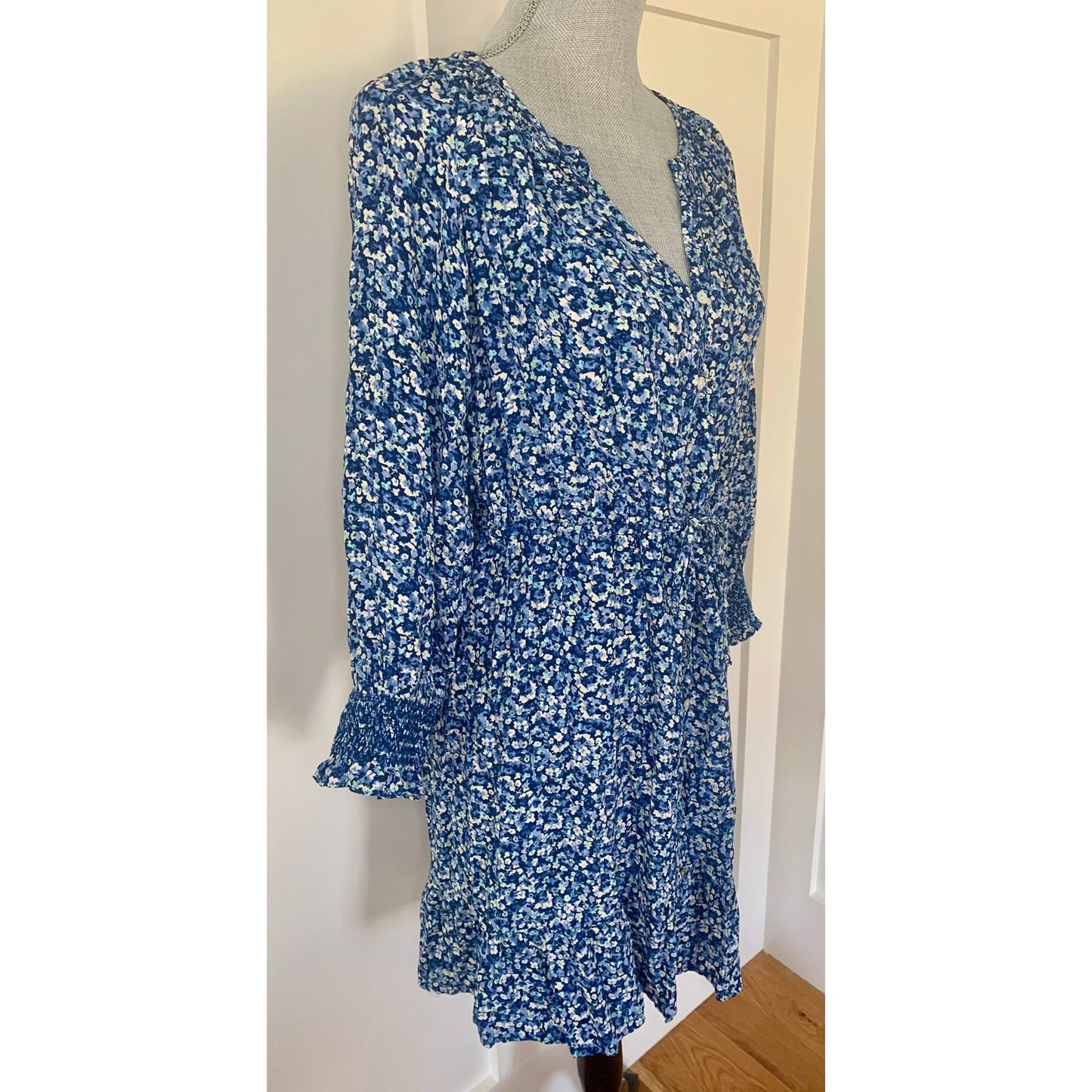 Rails Eliza Mini Dress in Ice Chrysanthemum Large Floral Pullover 3/4 Sleeve