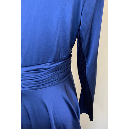 Mac Duggal Ieena Gown in Midnight Size 8 Plunge Neck Long Sleeve Side Slit Lined