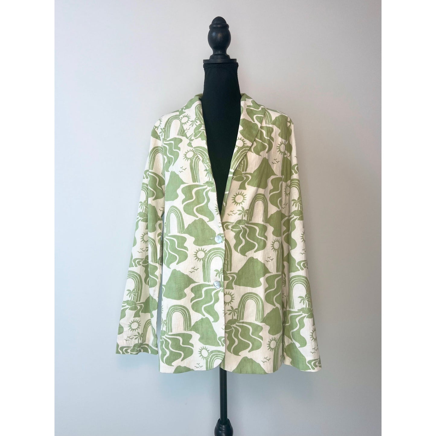 Show Me Your Mumu Hayden Blazer in Desert Sands Large Graphic Print Button Front