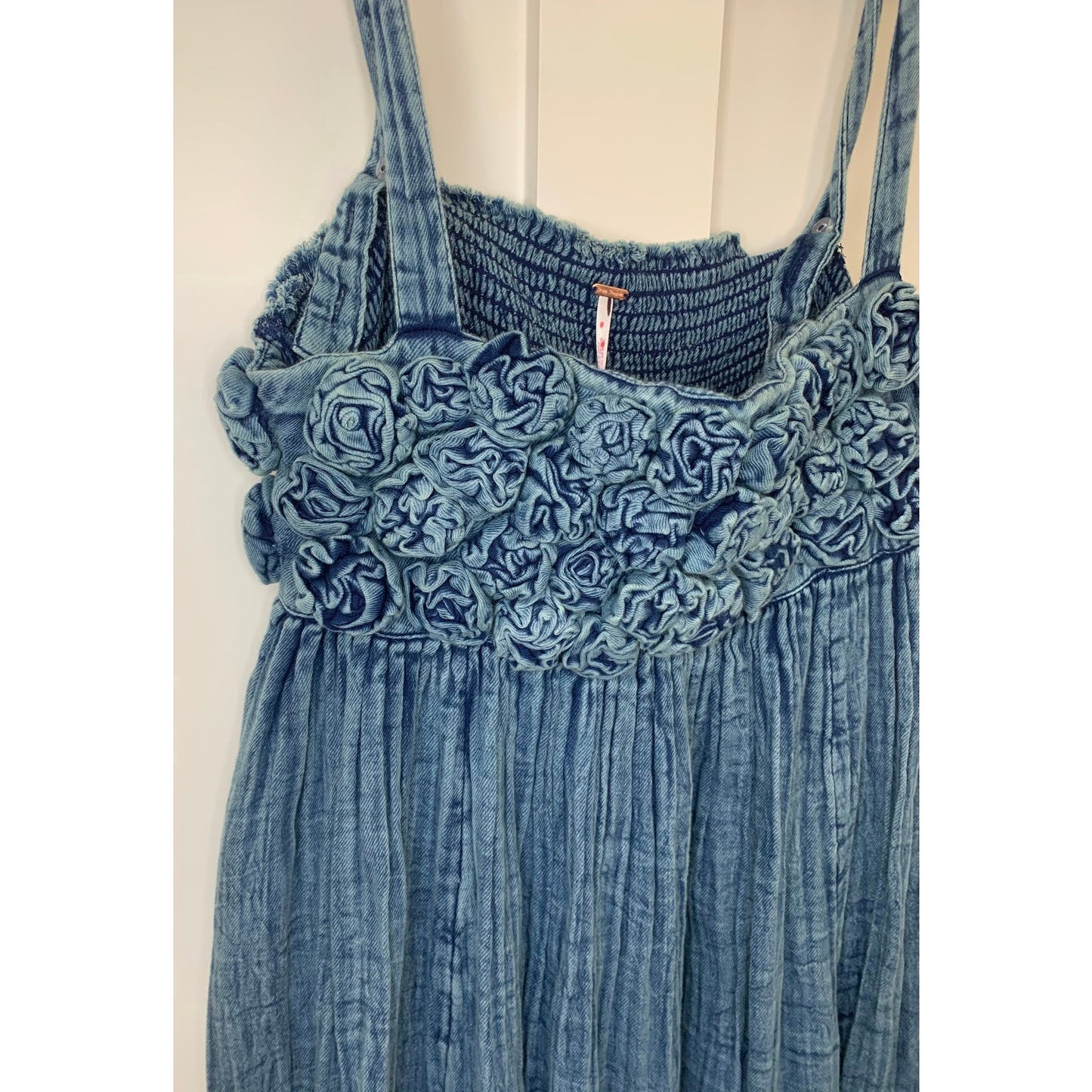 Free People Dolly Midi Dress Blue Floral Large Denim Cotton Pleated Relaxed Fit