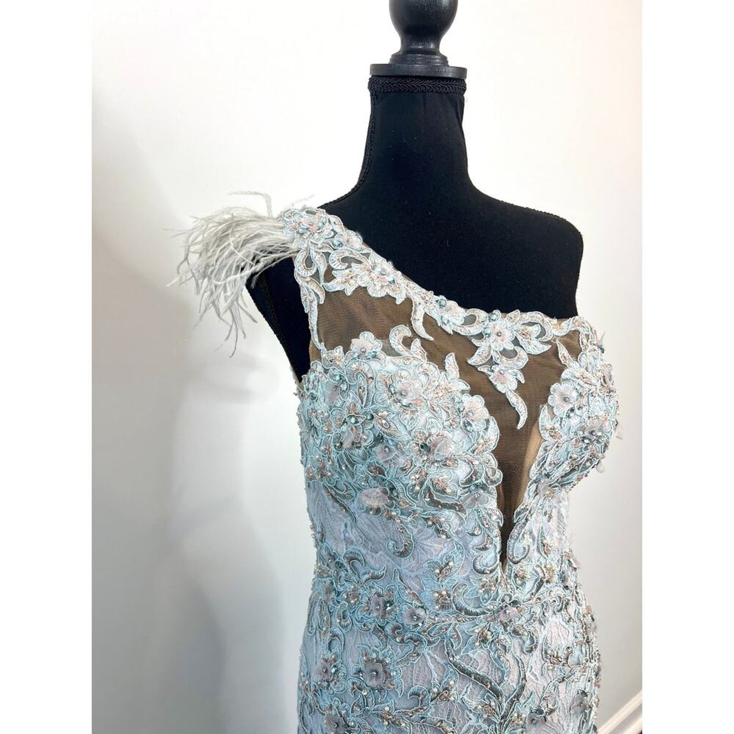 Mac Duggal Mermaid Gown‎ Dress in Crystal Blue Size 6 Embellished Lace Cocktail