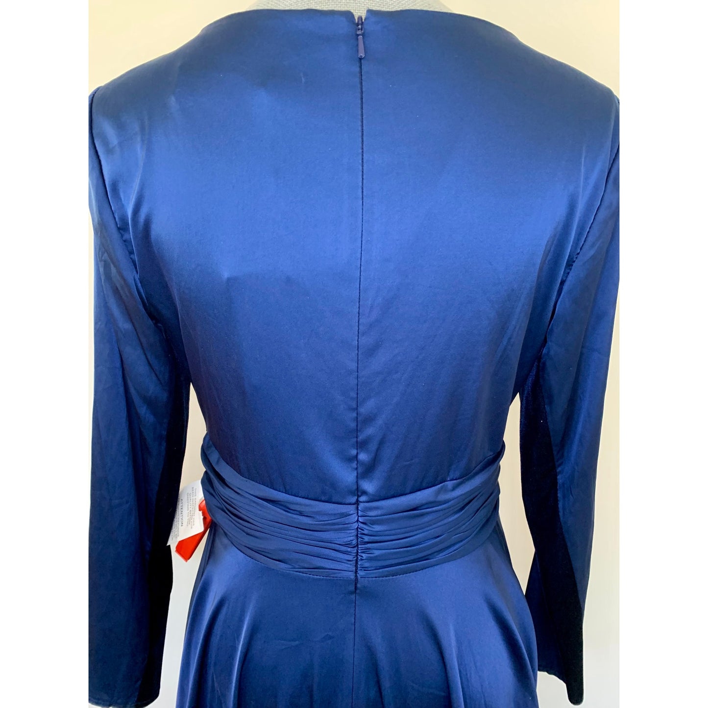 Mac Duggal Ieena Gown in Midnight Size 8 Plunge Neck Long Sleeve Side Slit Lined