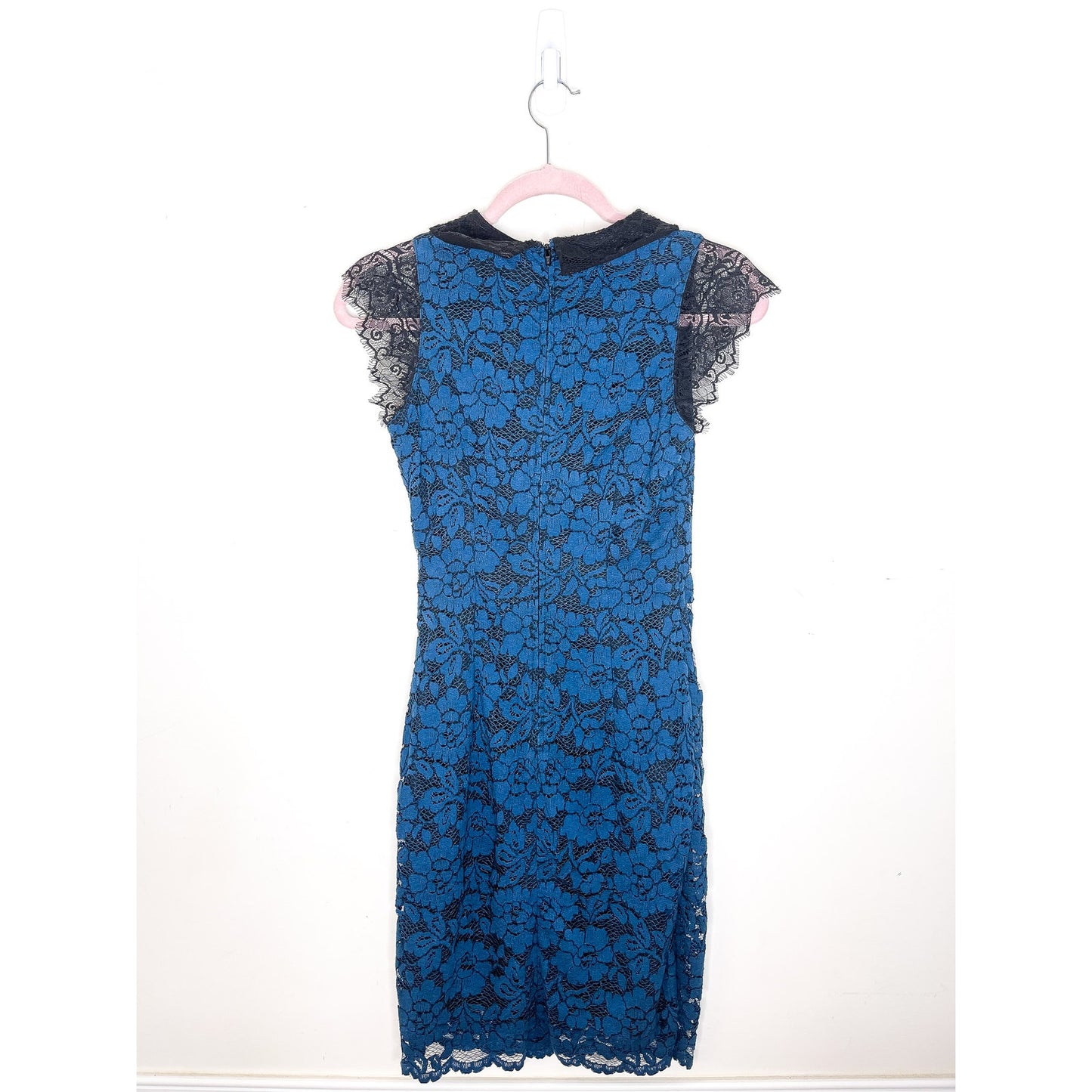 Badgley Mischka Belle Blue Lace Embellished Dress Size 2