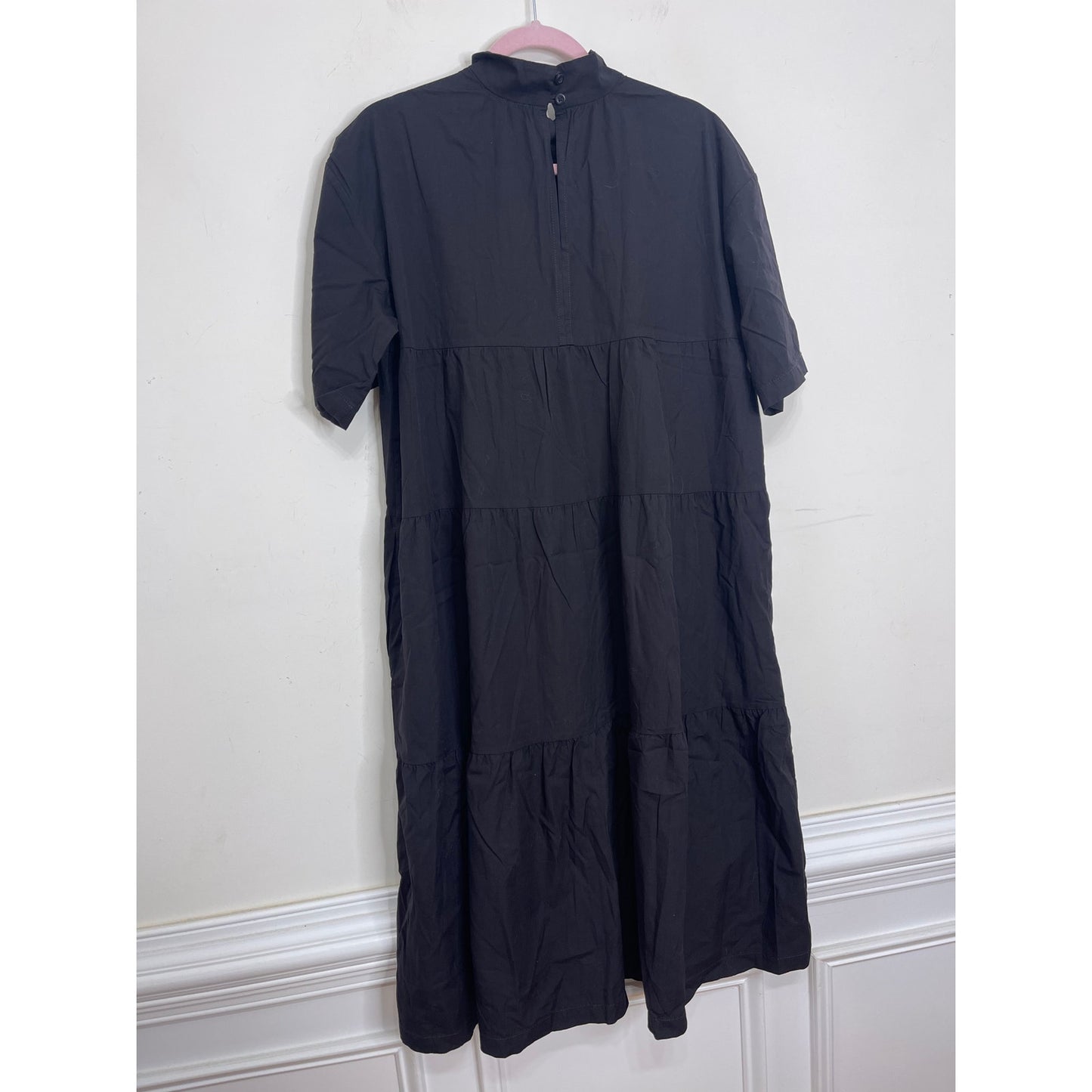 Everlane The Tiered Mockneck Dress in Black Medium Short Sleeve Keyhole Cotton