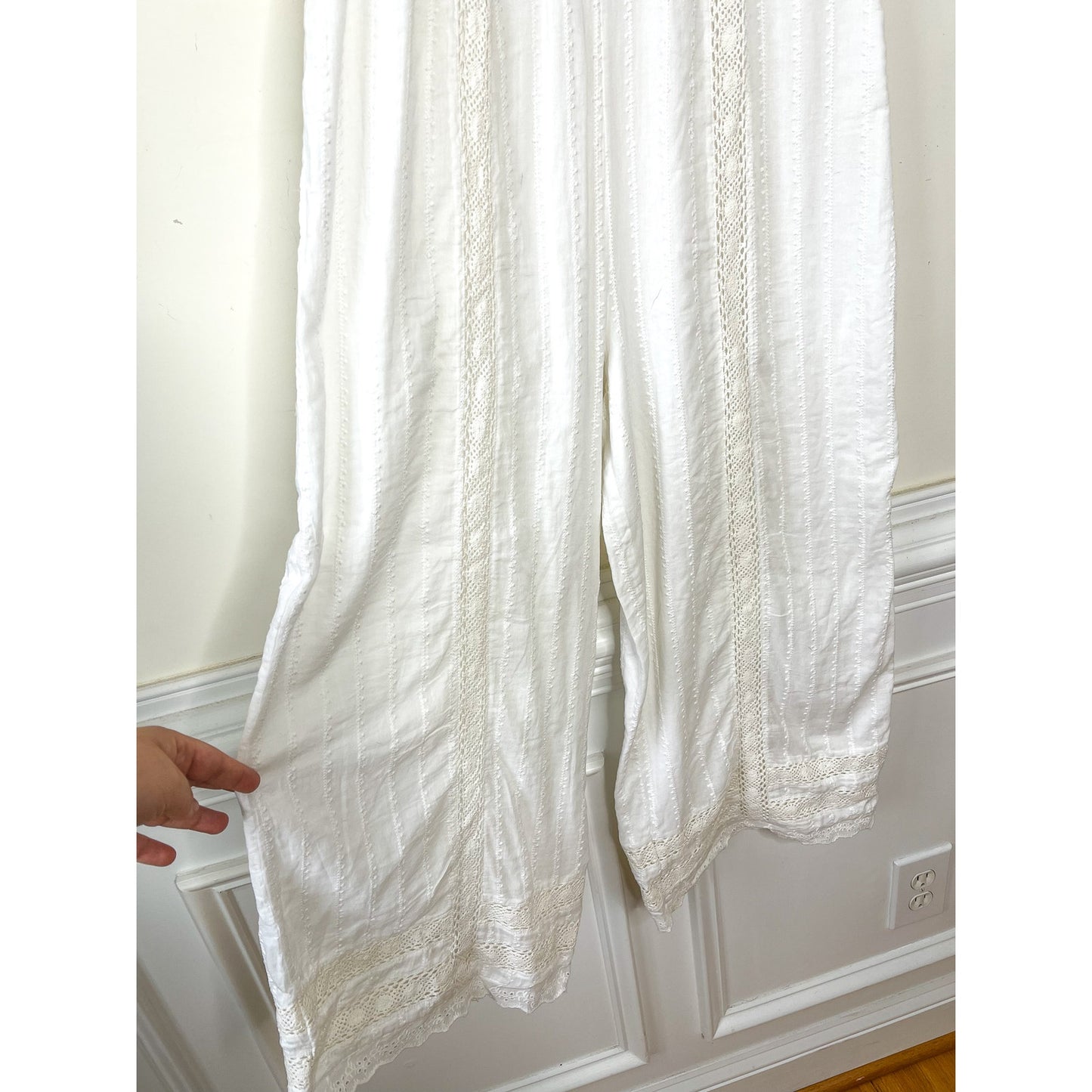 Show Me Your Mumu Greer Eyelet Jumpsuit in White Size Small