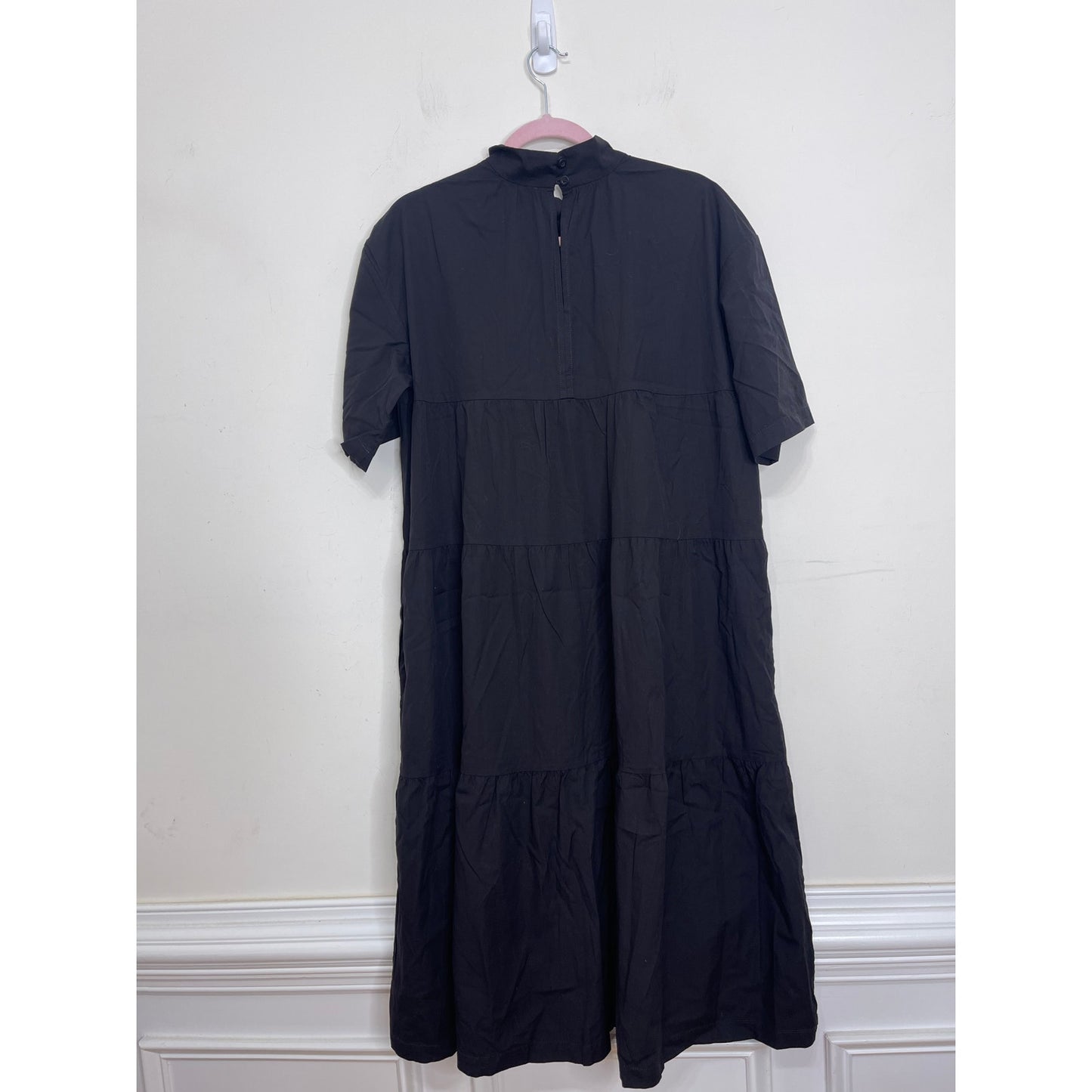 Everlane The Tiered Mockneck Dress in Black Medium Short Sleeve Keyhole Cotton